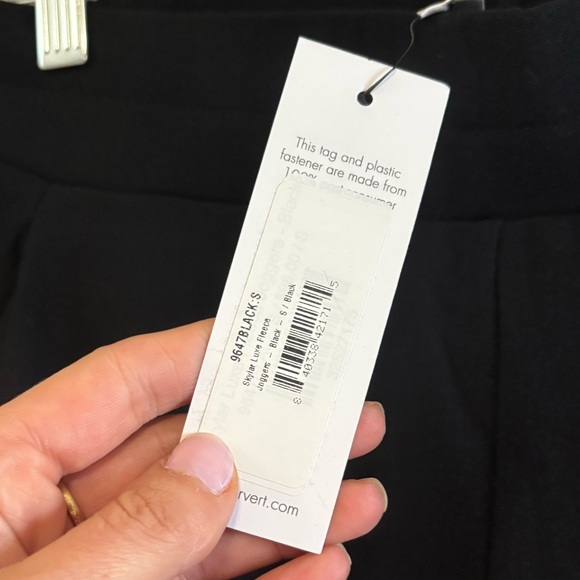 Amour Vert Skylar Luxe Fleece Jogger in Black Size Medium NWT - Picture 7 of 7